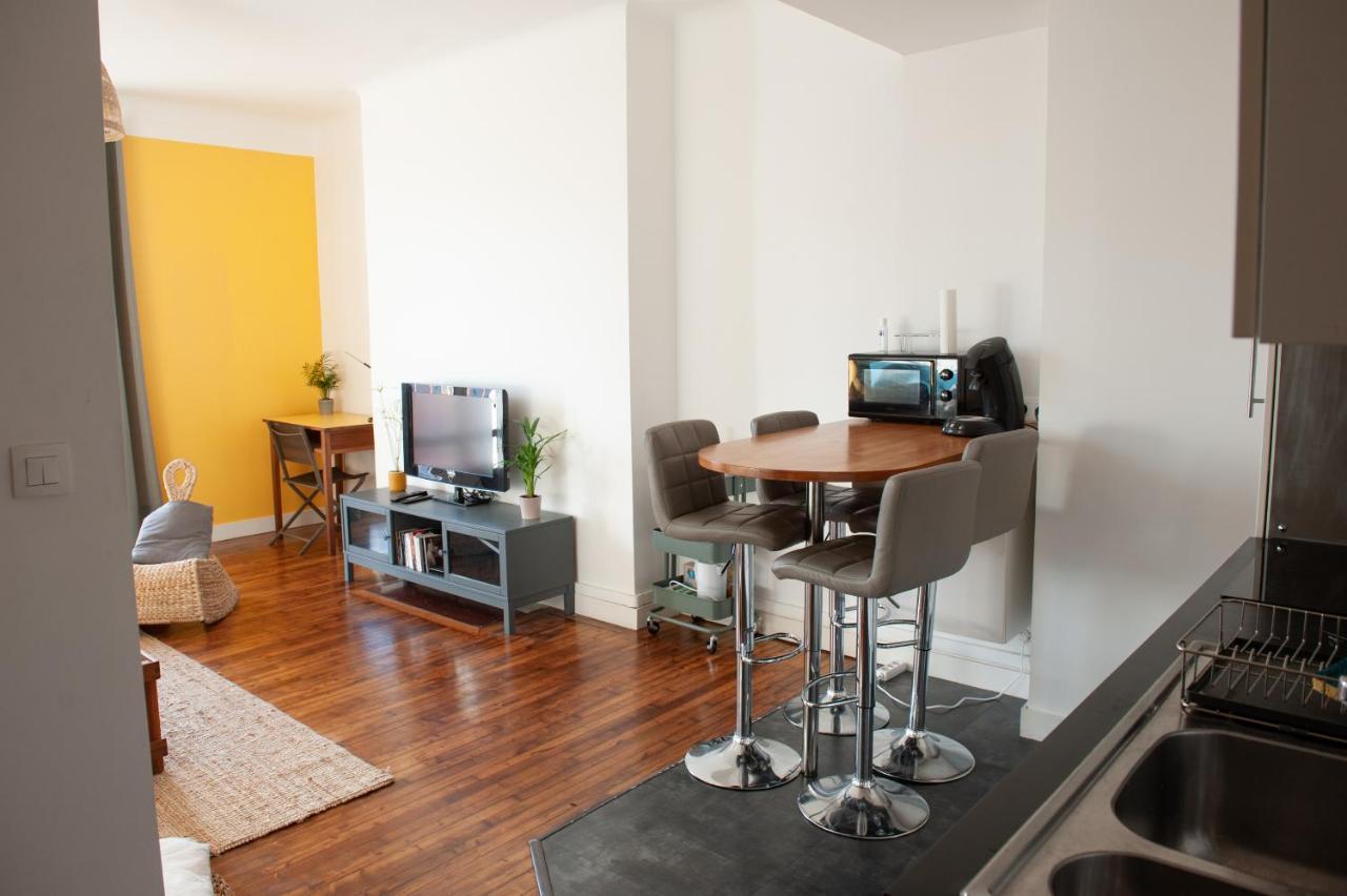 Appartement Spacieux Avec Balcon Et Parking Брест Екстериор снимка