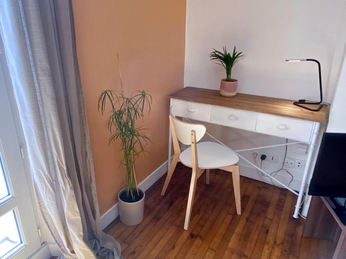 Appartement Spacieux Avec Balcon Et Parking Брест Екстериор снимка