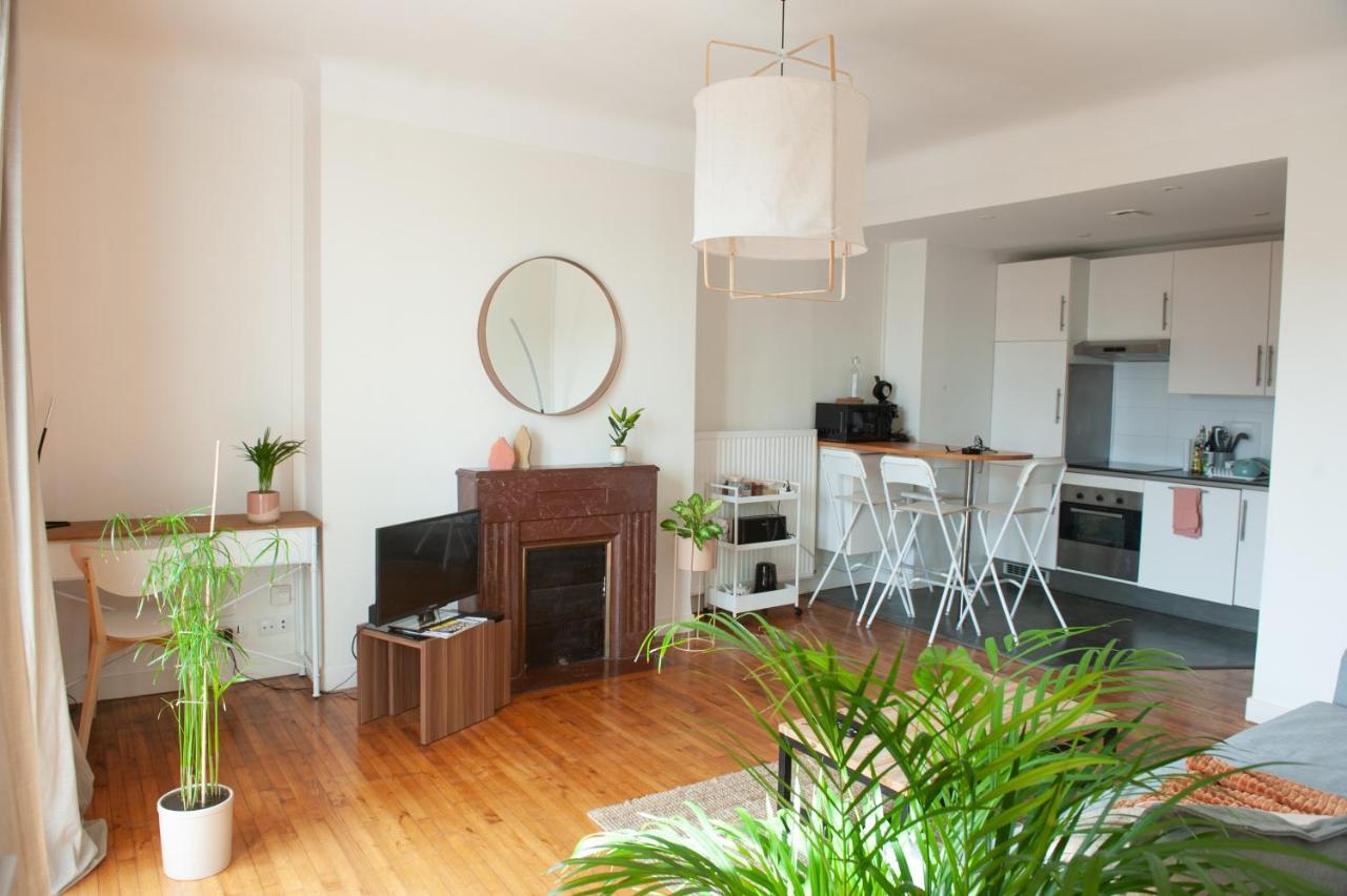 Appartement Spacieux Avec Balcon Et Parking Брест Екстериор снимка