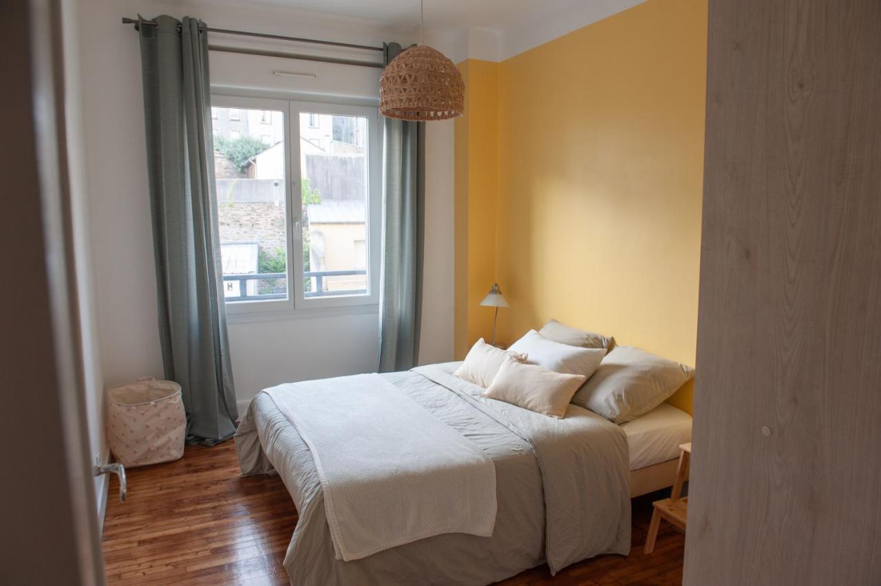 Appartement Spacieux Avec Balcon Et Parking Брест Екстериор снимка