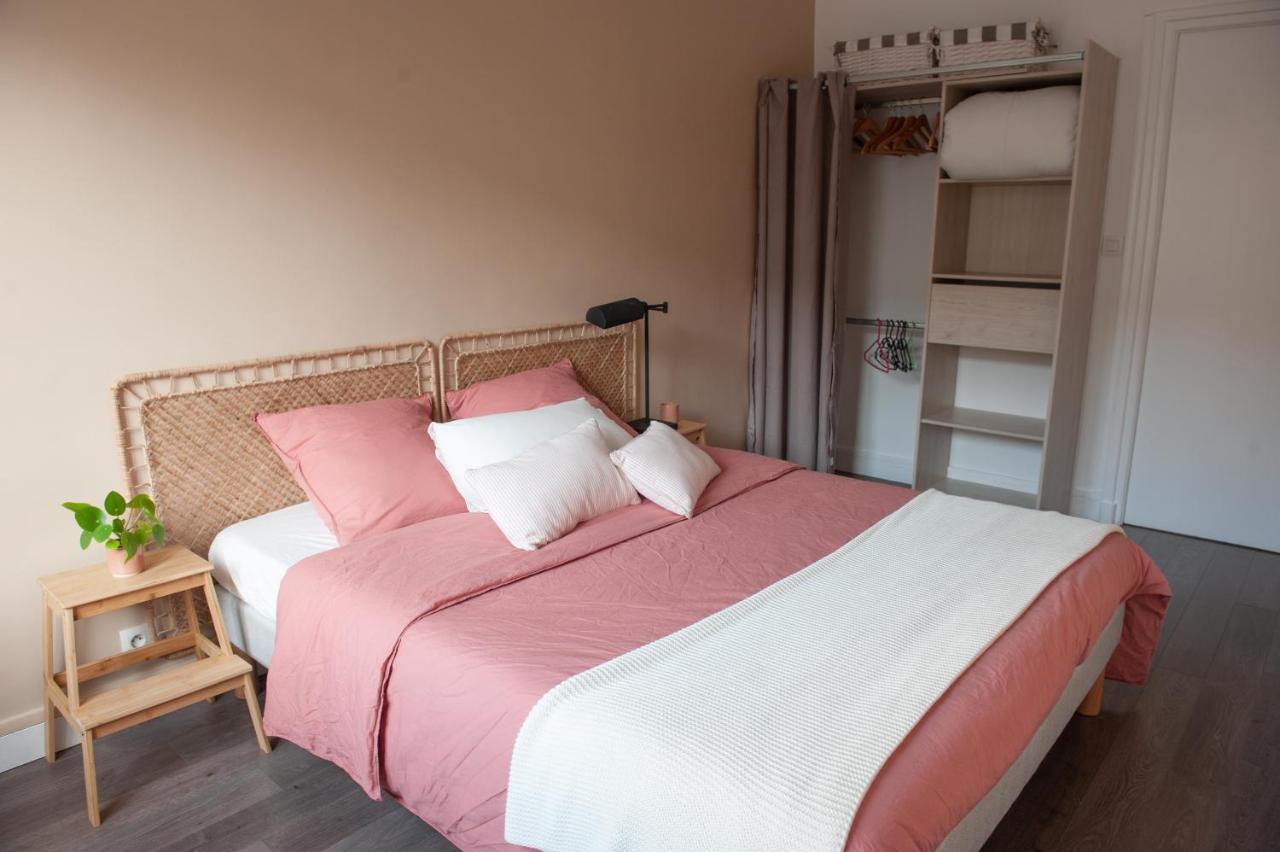 Appartement Spacieux Avec Balcon Et Parking Брест Екстериор снимка